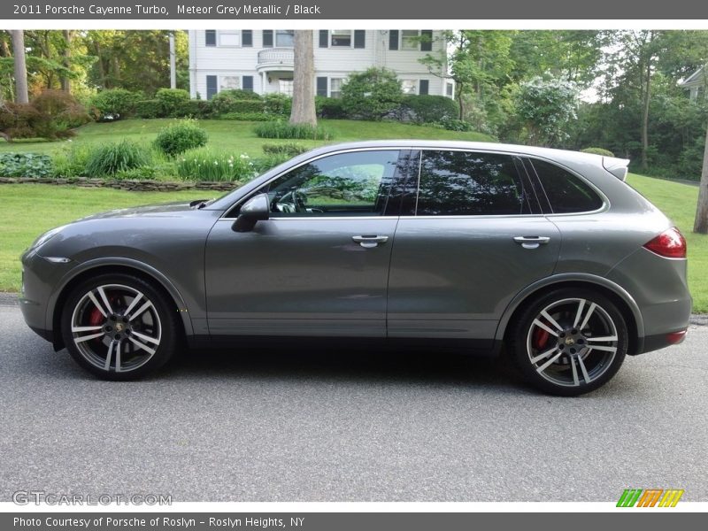 Meteor Grey Metallic / Black 2011 Porsche Cayenne Turbo