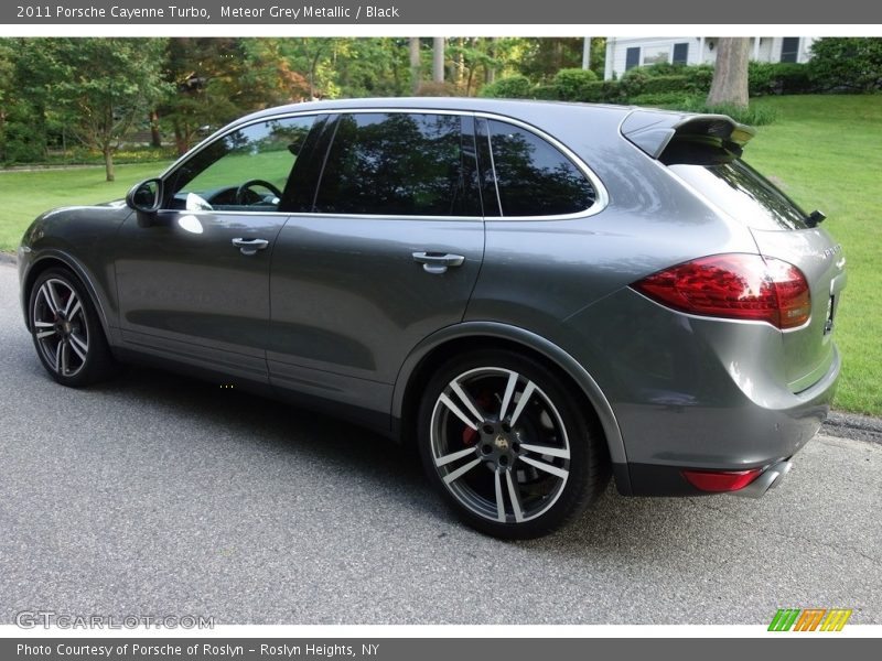 Meteor Grey Metallic / Black 2011 Porsche Cayenne Turbo