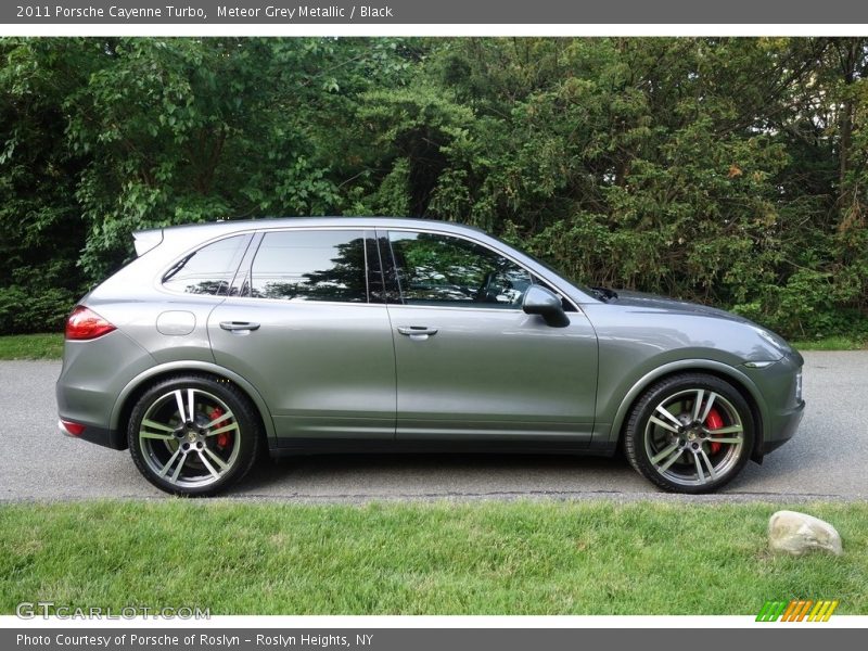 Meteor Grey Metallic / Black 2011 Porsche Cayenne Turbo