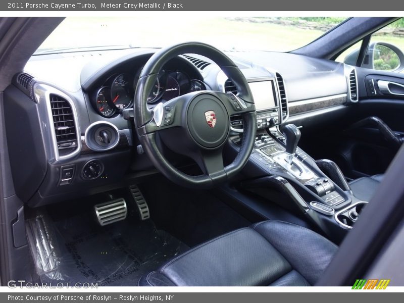 Meteor Grey Metallic / Black 2011 Porsche Cayenne Turbo