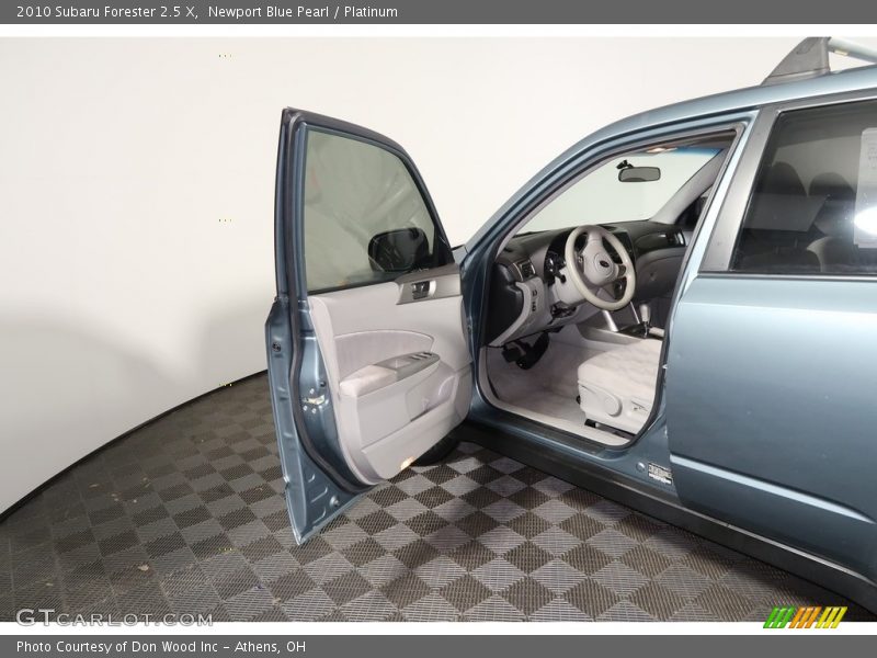Newport Blue Pearl / Platinum 2010 Subaru Forester 2.5 X