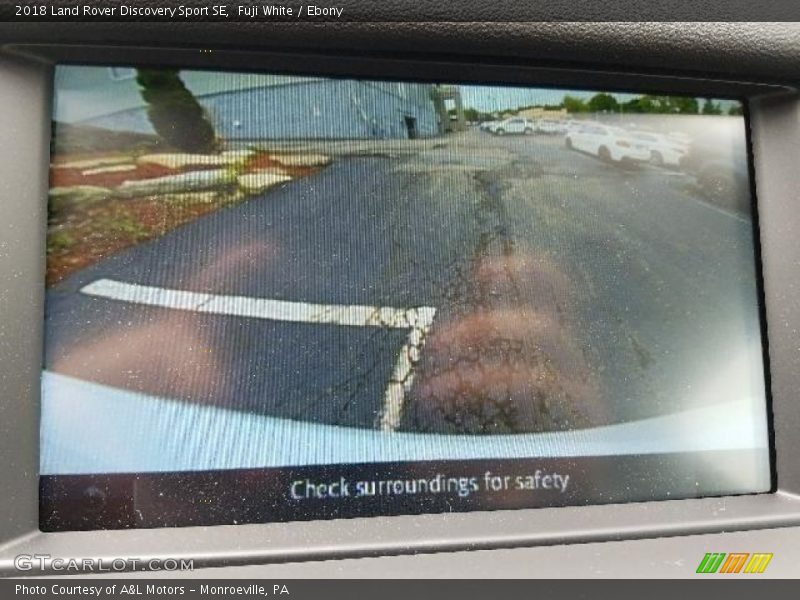 Fuji White / Ebony 2018 Land Rover Discovery Sport SE