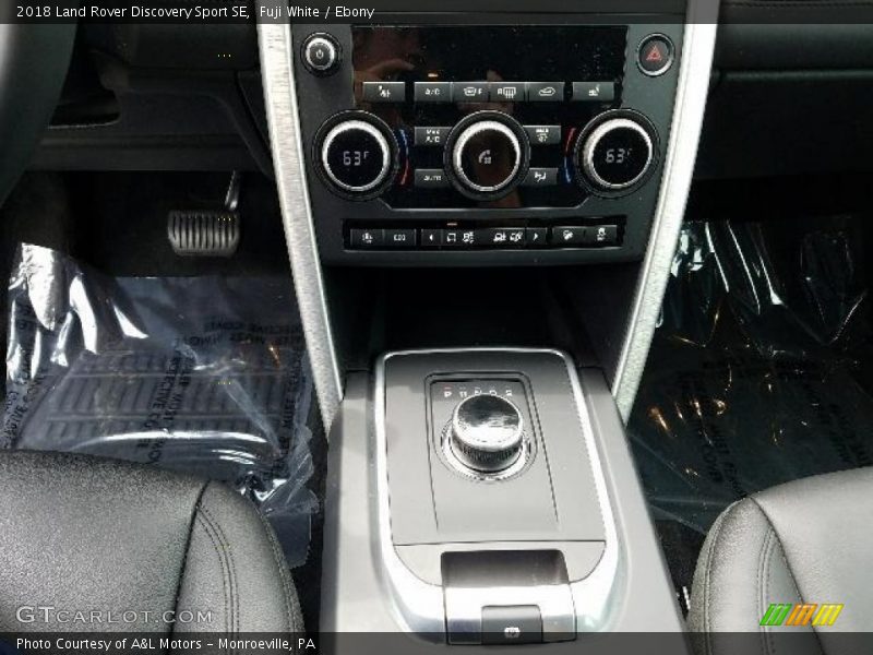 Fuji White / Ebony 2018 Land Rover Discovery Sport SE