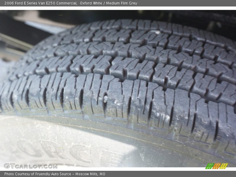 Oxford White / Medium Flint Grey 2006 Ford E Series Van E250 Commercial
