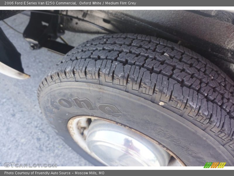 Oxford White / Medium Flint Grey 2006 Ford E Series Van E250 Commercial