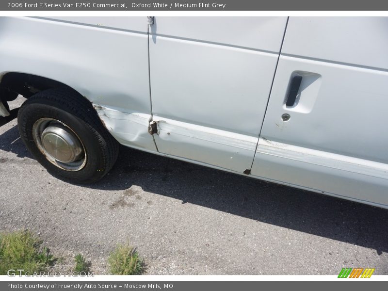 Oxford White / Medium Flint Grey 2006 Ford E Series Van E250 Commercial