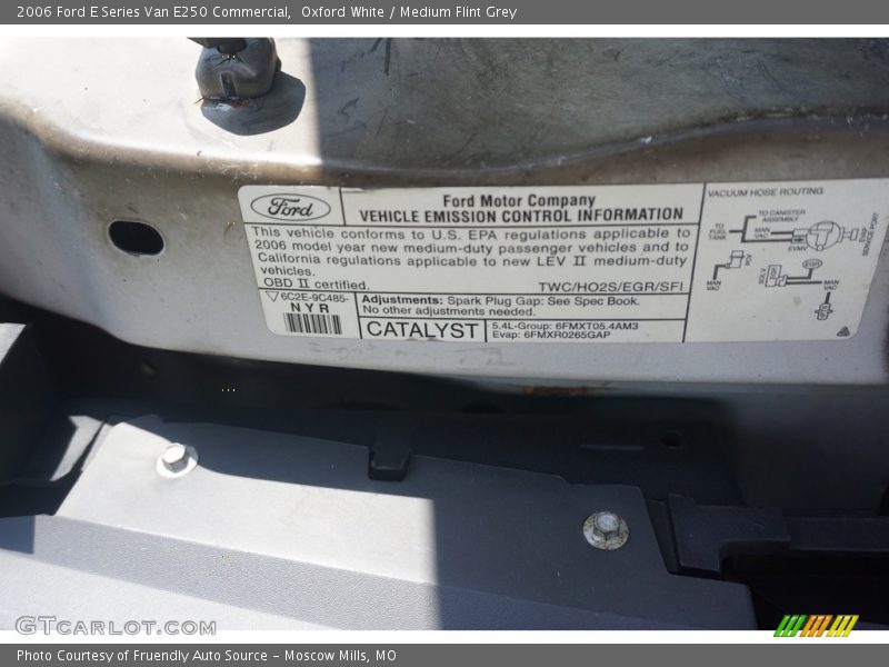 Oxford White / Medium Flint Grey 2006 Ford E Series Van E250 Commercial