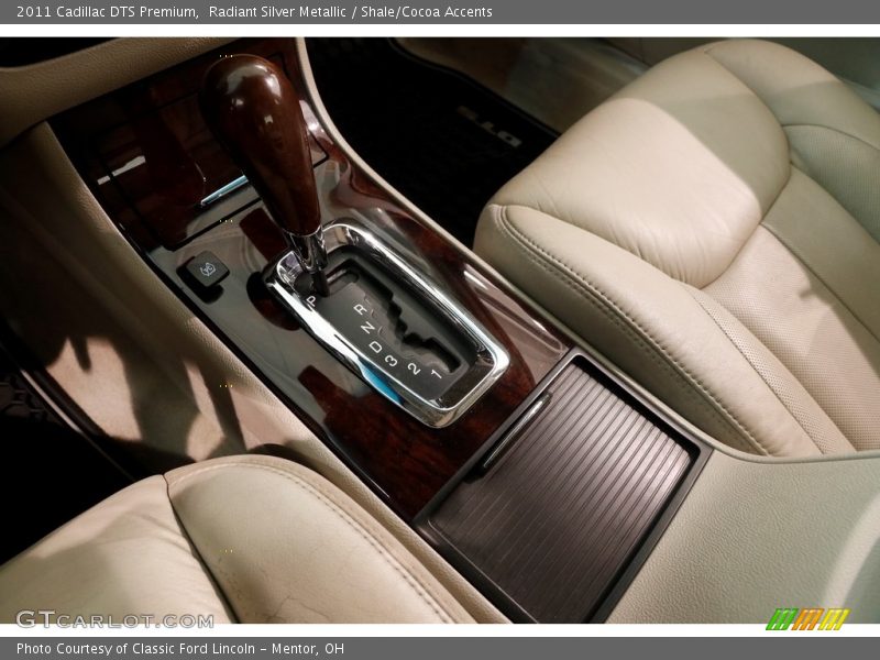 Radiant Silver Metallic / Shale/Cocoa Accents 2011 Cadillac DTS Premium