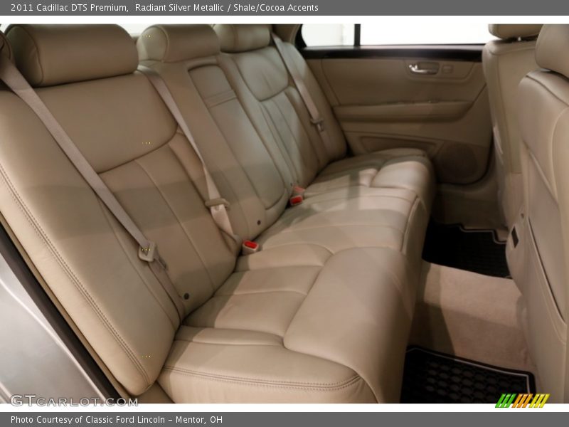 Radiant Silver Metallic / Shale/Cocoa Accents 2011 Cadillac DTS Premium