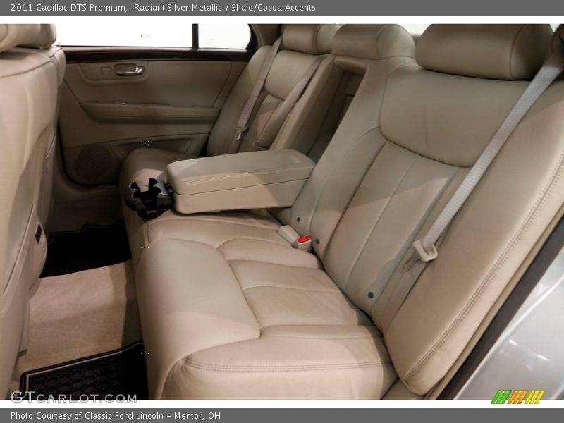 Radiant Silver Metallic / Shale/Cocoa Accents 2011 Cadillac DTS Premium