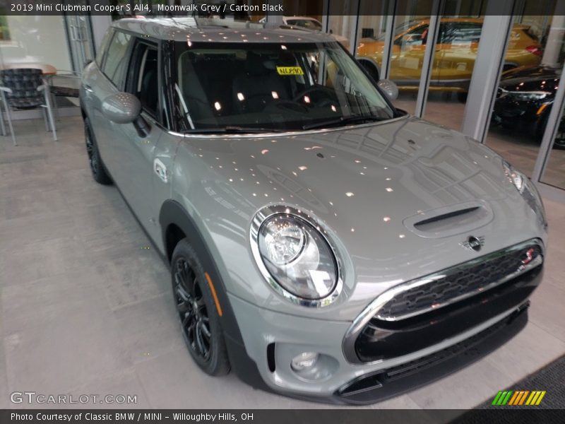 Moonwalk Grey / Carbon Black 2019 Mini Clubman Cooper S All4