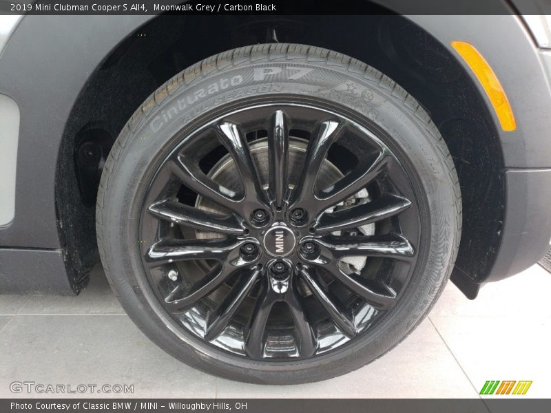 Moonwalk Grey / Carbon Black 2019 Mini Clubman Cooper S All4