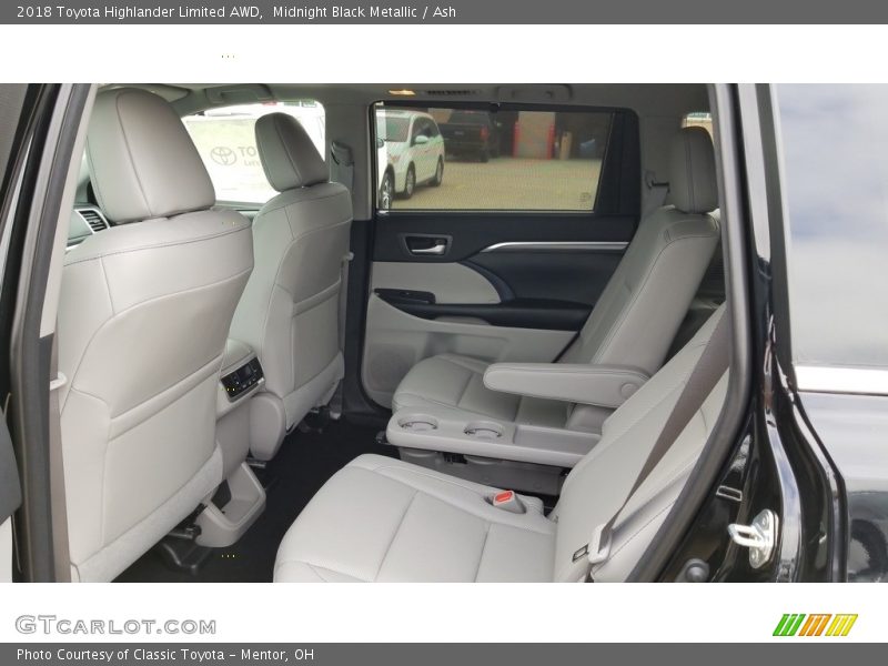 Midnight Black Metallic / Ash 2018 Toyota Highlander Limited AWD