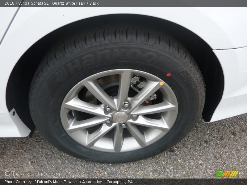 Quartz White Pearl / Black 2018 Hyundai Sonata SE
