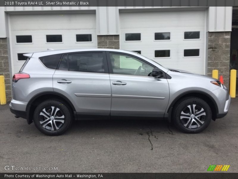 Silver Sky Metallic / Black 2018 Toyota RAV4 LE