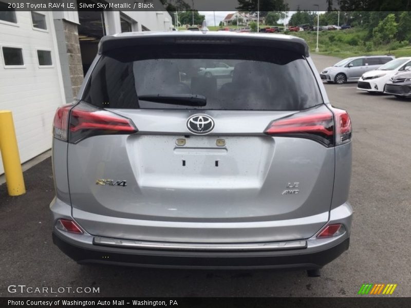 Silver Sky Metallic / Black 2018 Toyota RAV4 LE