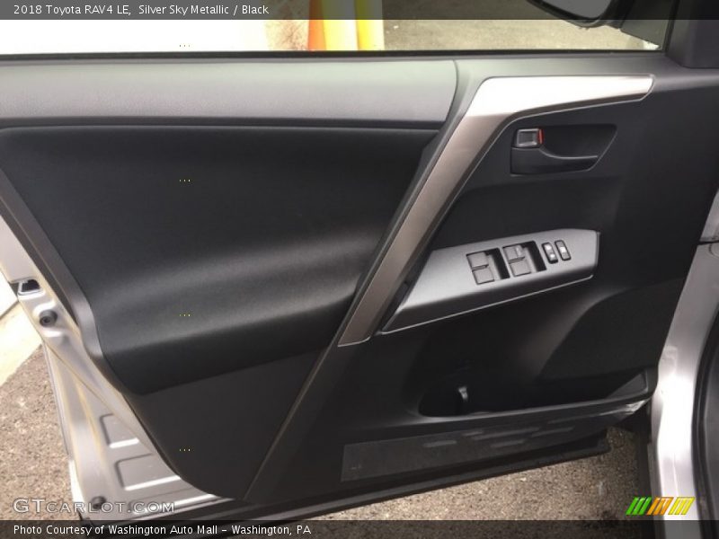 Silver Sky Metallic / Black 2018 Toyota RAV4 LE
