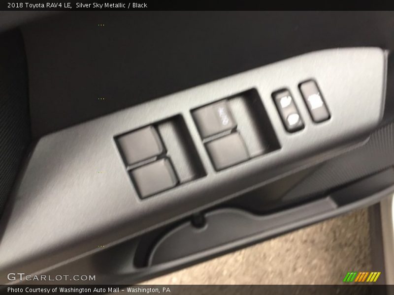 Silver Sky Metallic / Black 2018 Toyota RAV4 LE