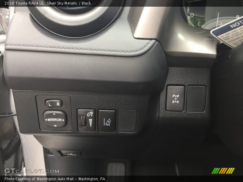 Silver Sky Metallic / Black 2018 Toyota RAV4 LE
