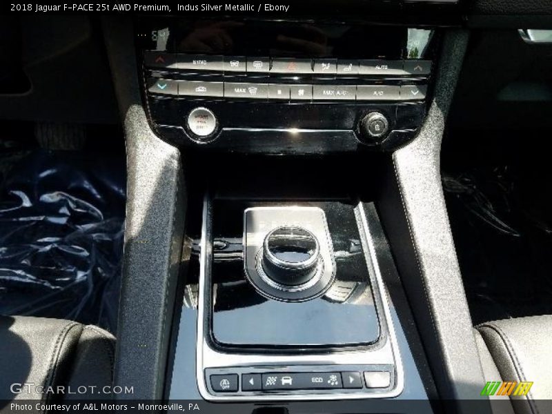 Indus Silver Metallic / Ebony 2018 Jaguar F-PACE 25t AWD Premium