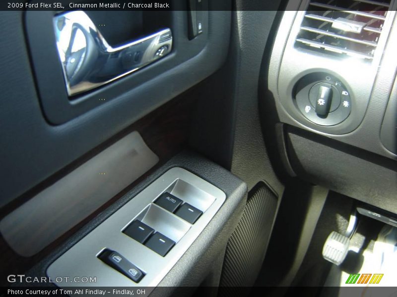 Cinnamon Metallic / Charcoal Black 2009 Ford Flex SEL