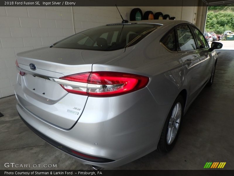 Ingot Silver / Ebony 2018 Ford Fusion SE