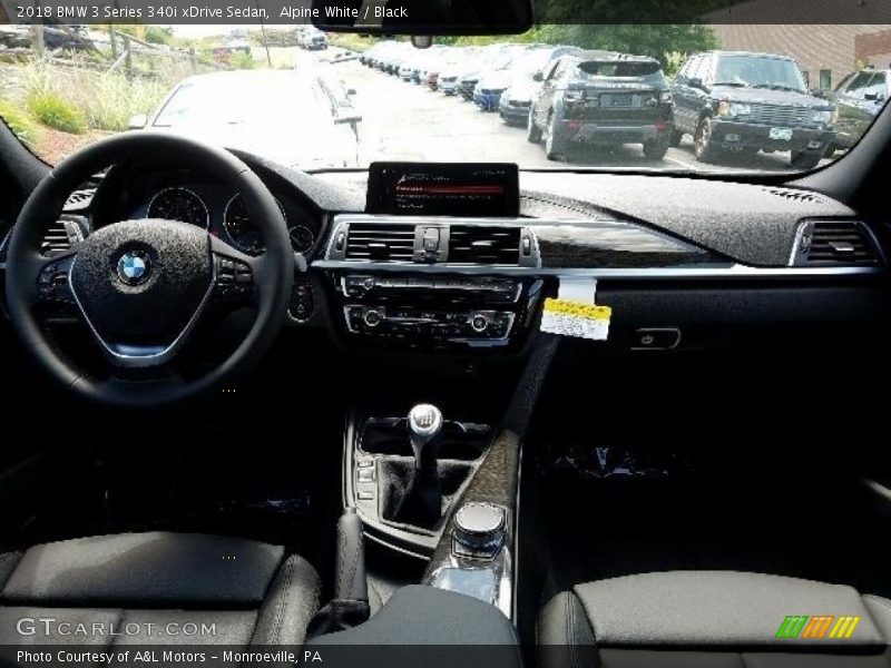 Alpine White / Black 2018 BMW 3 Series 340i xDrive Sedan