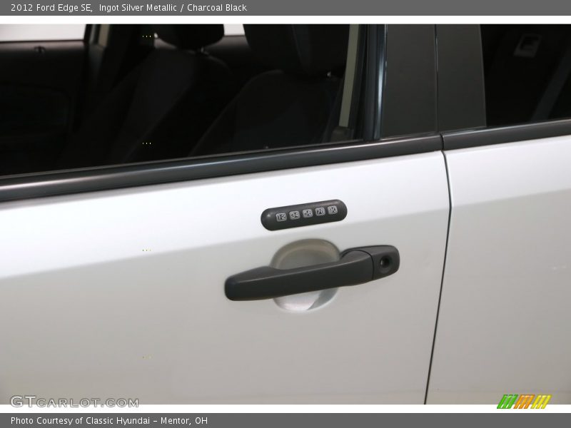 Ingot Silver Metallic / Charcoal Black 2012 Ford Edge SE