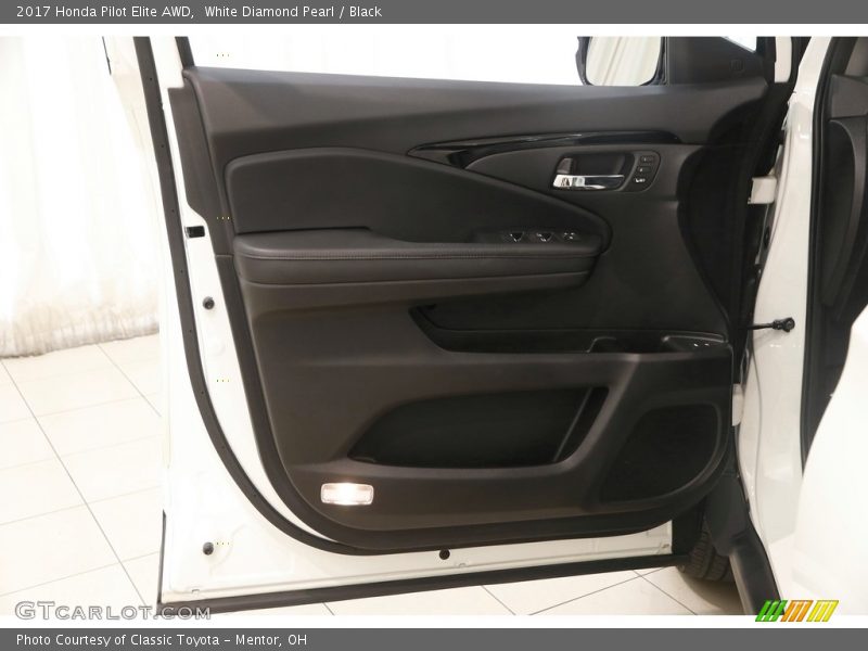 White Diamond Pearl / Black 2017 Honda Pilot Elite AWD