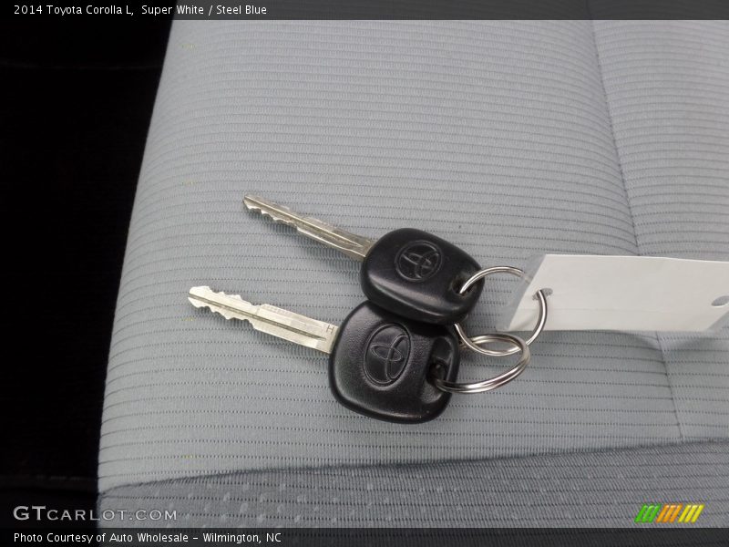 Super White / Steel Blue 2014 Toyota Corolla L
