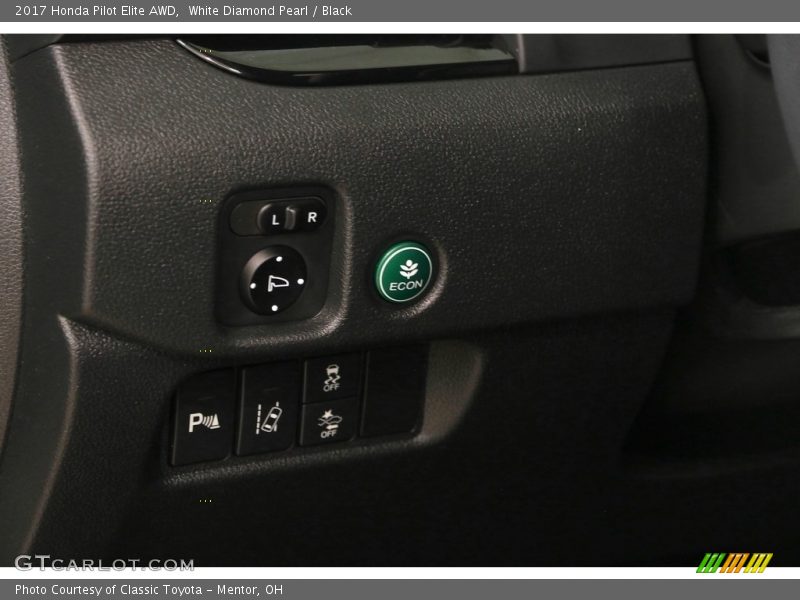 White Diamond Pearl / Black 2017 Honda Pilot Elite AWD