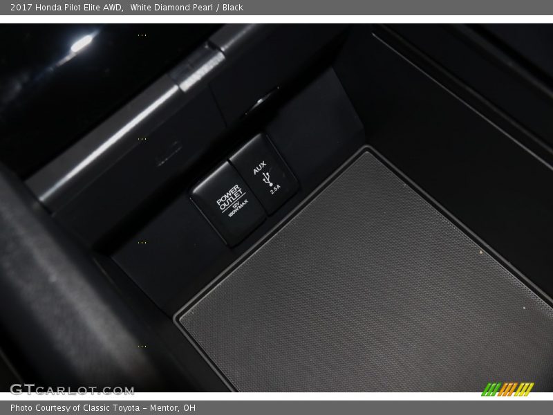 White Diamond Pearl / Black 2017 Honda Pilot Elite AWD