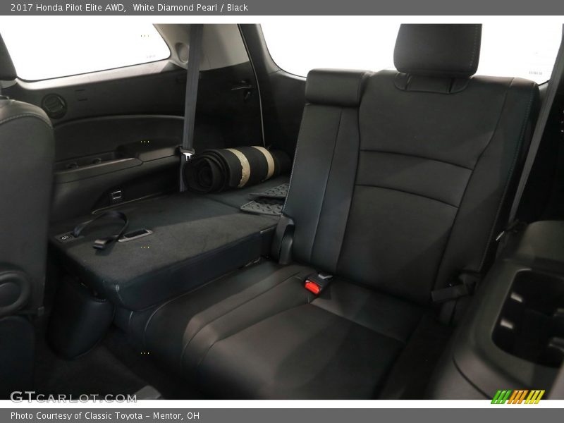 White Diamond Pearl / Black 2017 Honda Pilot Elite AWD