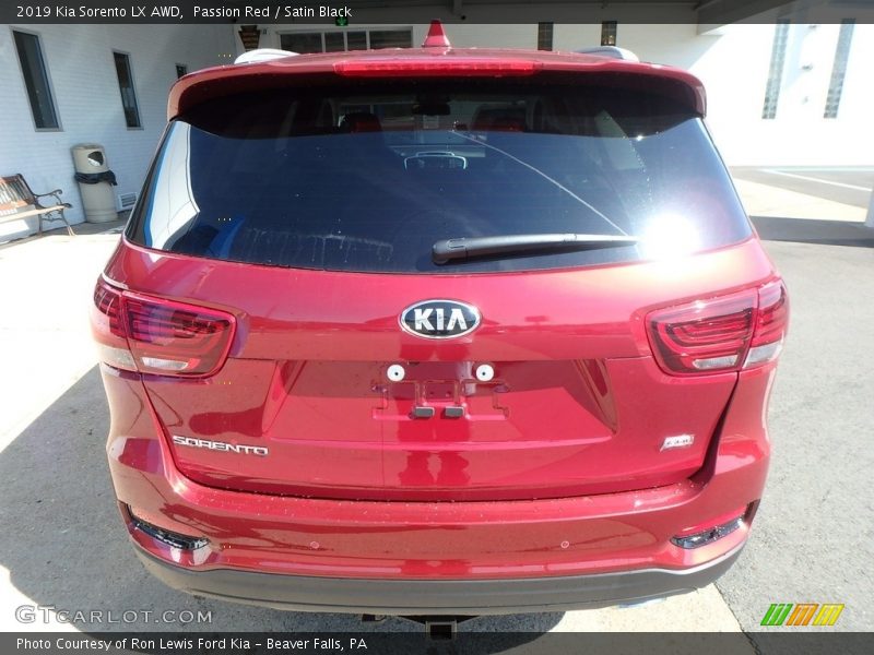 Passion Red / Satin Black 2019 Kia Sorento LX AWD