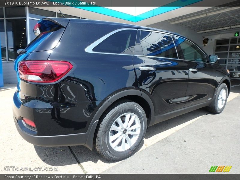 Ebony Black / Satin Black 2019 Kia Sorento LX AWD