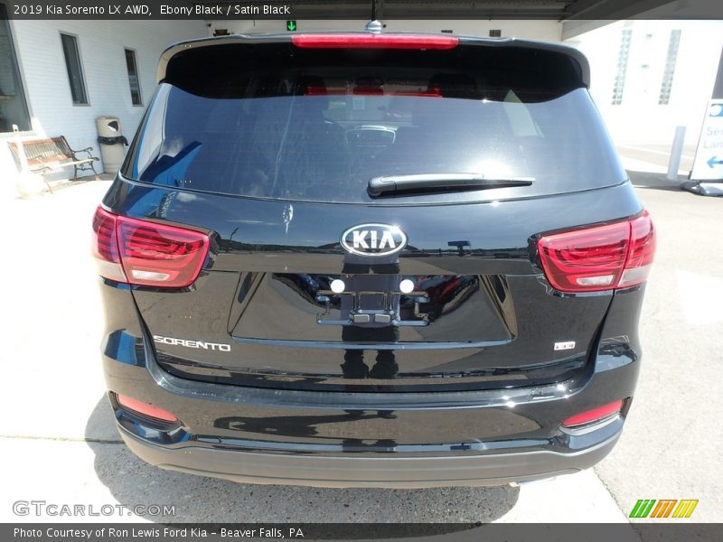 Ebony Black / Satin Black 2019 Kia Sorento LX AWD