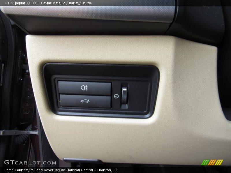 Caviar Metallic / Barley/Truffle 2015 Jaguar XF 3.0