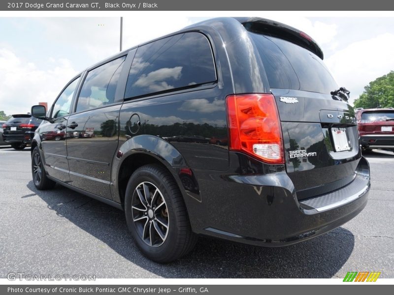Black Onyx / Black 2017 Dodge Grand Caravan GT