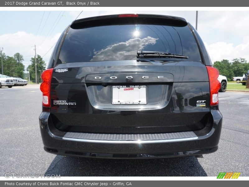 Black Onyx / Black 2017 Dodge Grand Caravan GT