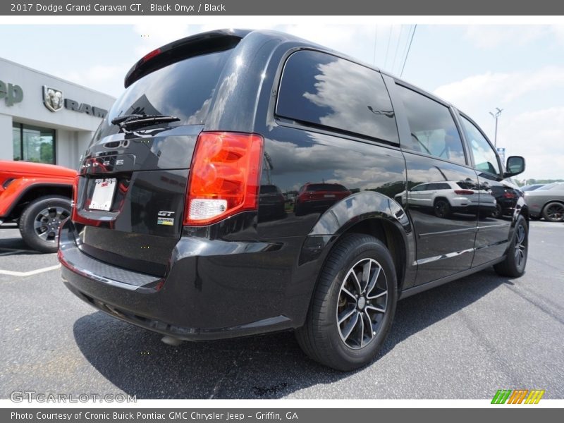 Black Onyx / Black 2017 Dodge Grand Caravan GT