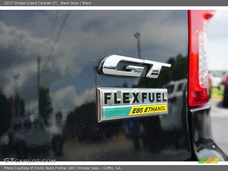 Black Onyx / Black 2017 Dodge Grand Caravan GT