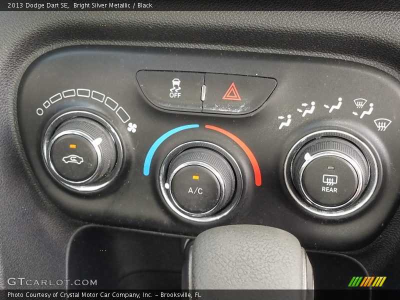 Bright Silver Metallic / Black 2013 Dodge Dart SE