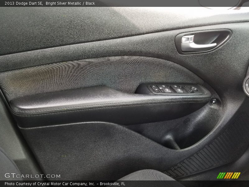 Bright Silver Metallic / Black 2013 Dodge Dart SE