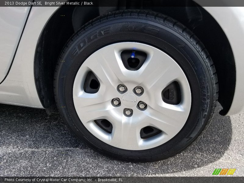 Bright Silver Metallic / Black 2013 Dodge Dart SE