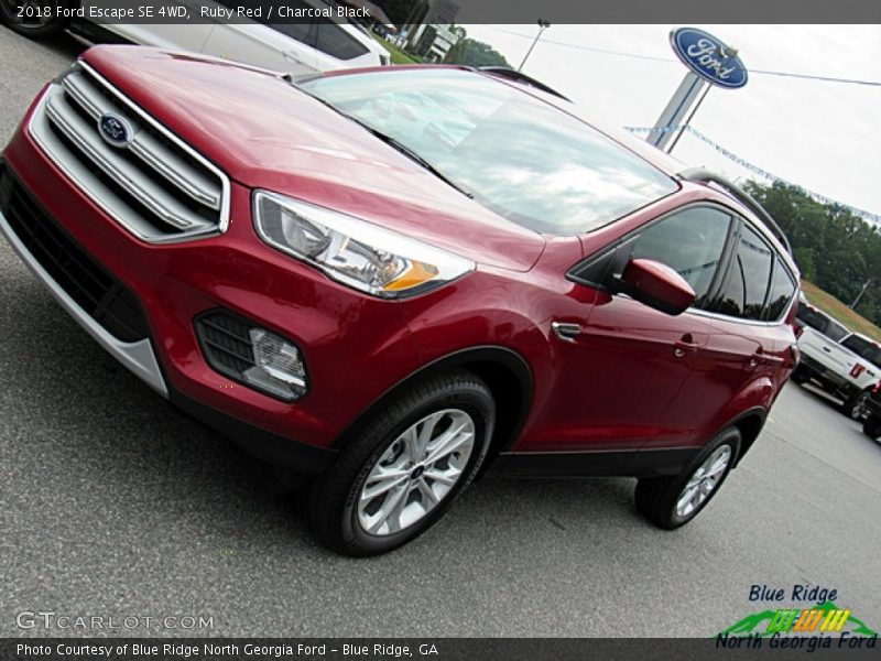 Ruby Red / Charcoal Black 2018 Ford Escape SE 4WD