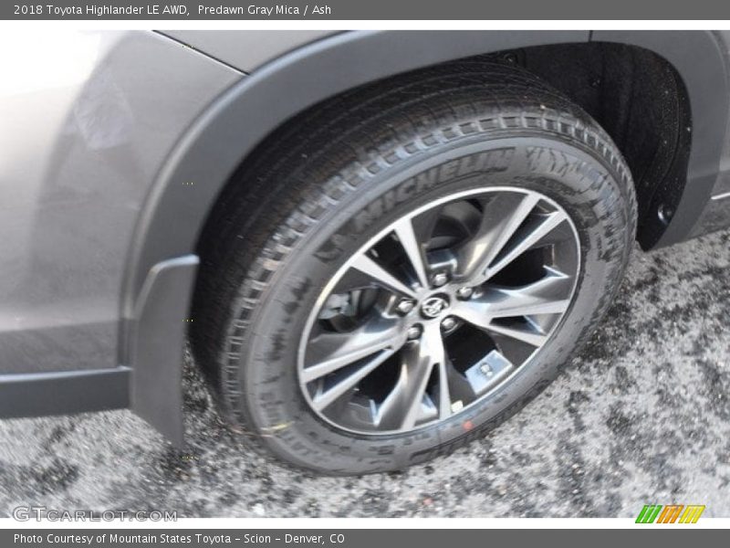 Predawn Gray Mica / Ash 2018 Toyota Highlander LE AWD