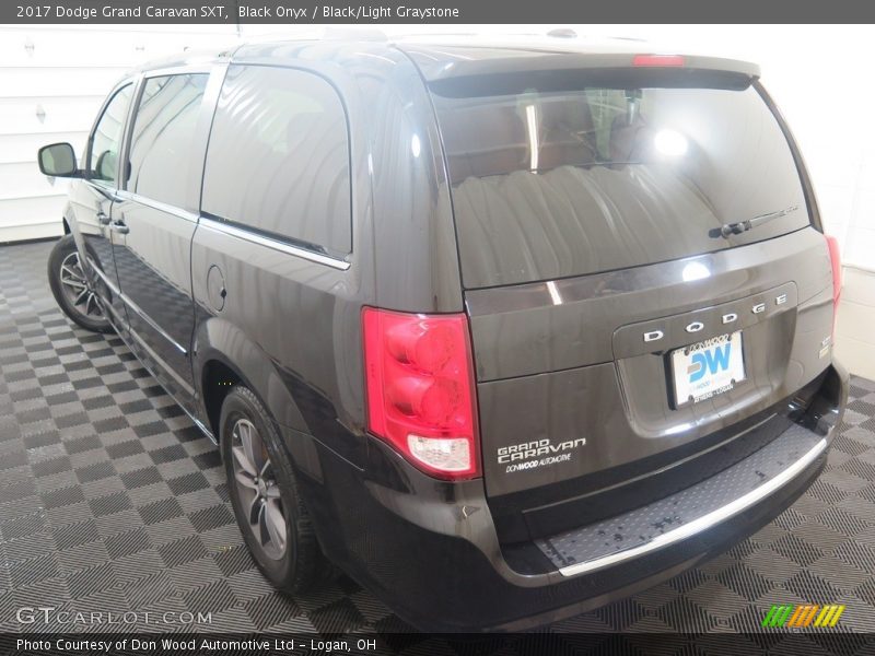 Black Onyx / Black/Light Graystone 2017 Dodge Grand Caravan SXT
