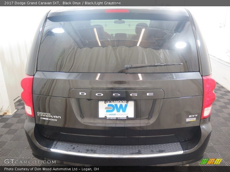 Black Onyx / Black/Light Graystone 2017 Dodge Grand Caravan SXT