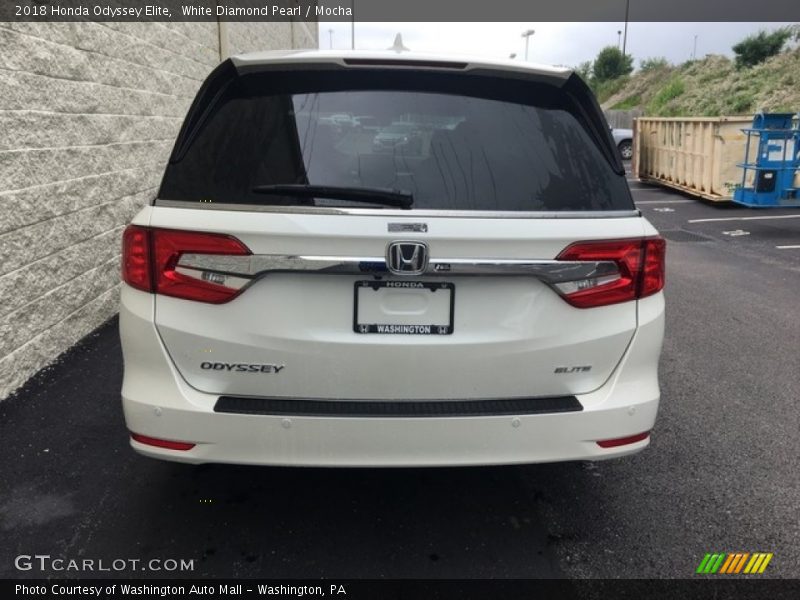 White Diamond Pearl / Mocha 2018 Honda Odyssey Elite