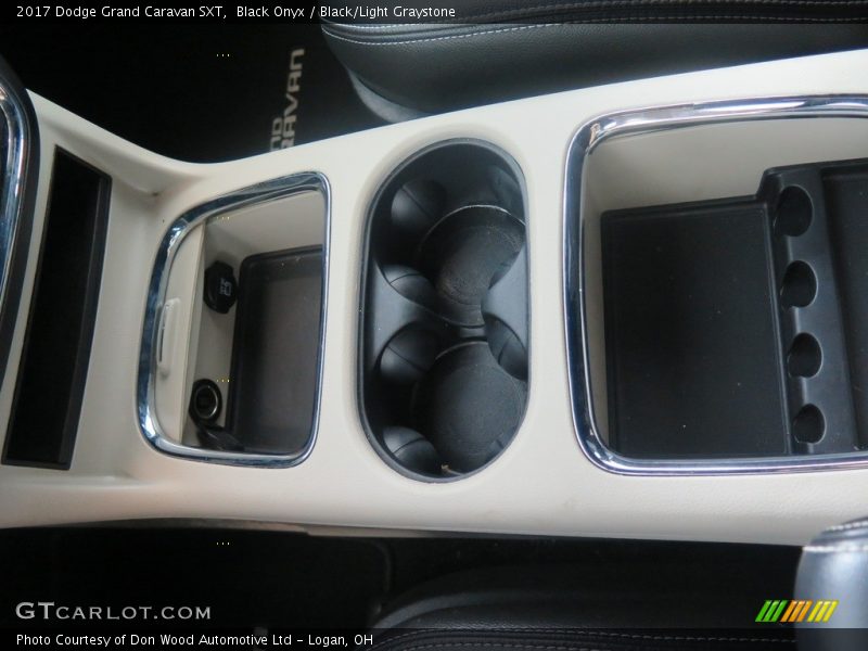 Black Onyx / Black/Light Graystone 2017 Dodge Grand Caravan SXT